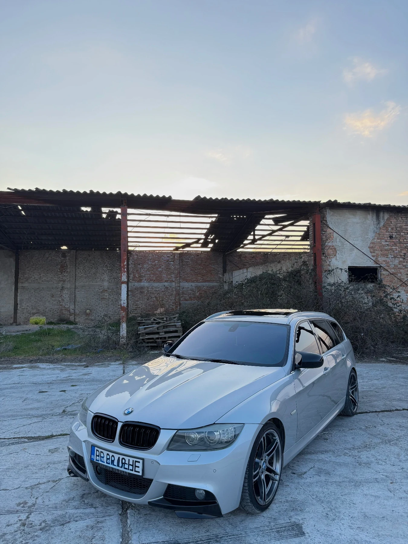 BMW 330, снимка 4 - Автомобили и джипове - 54336193