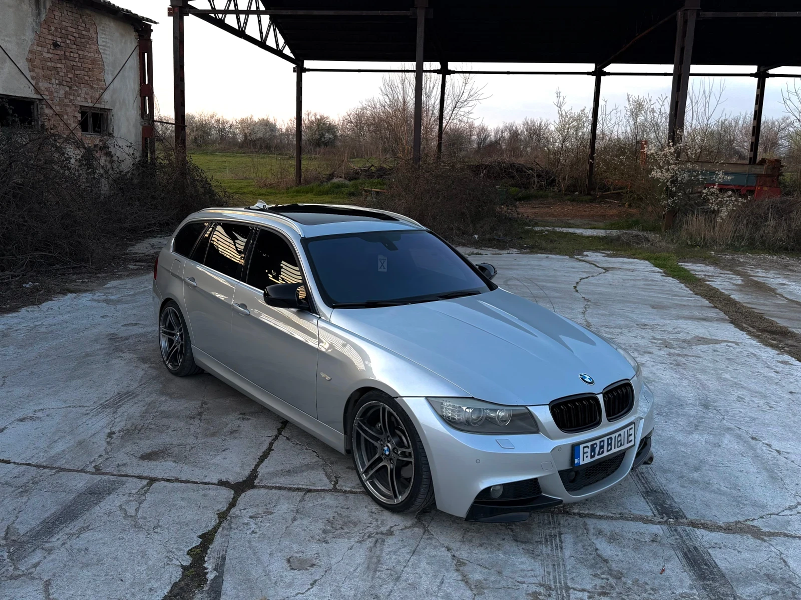 BMW 330, снимка 2 - Автомобили и джипове - 54336193