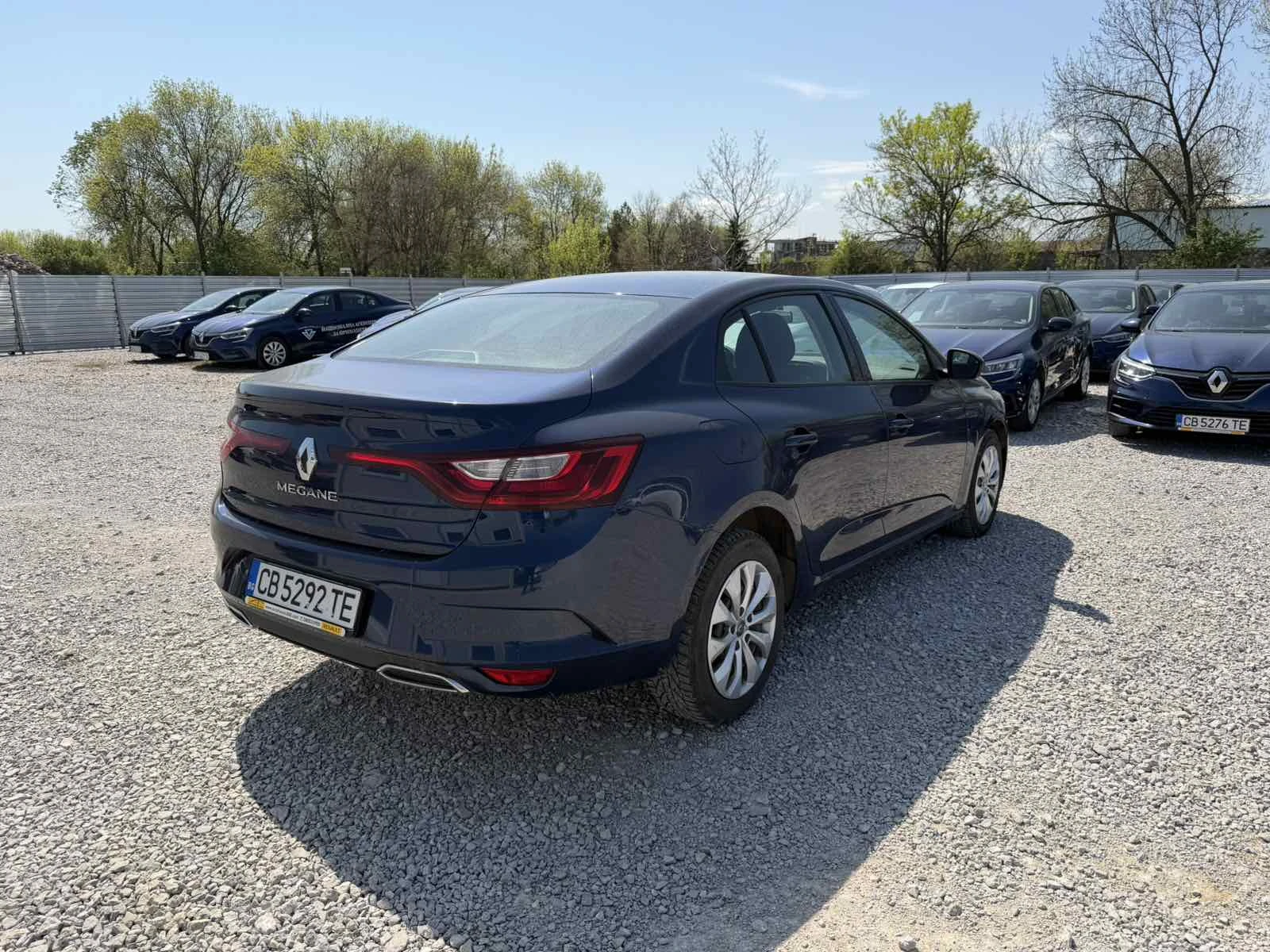 Renault Megane 1.3TCe Sedan 140k.c., снимка 5 - Автомобили и джипове - 54358668