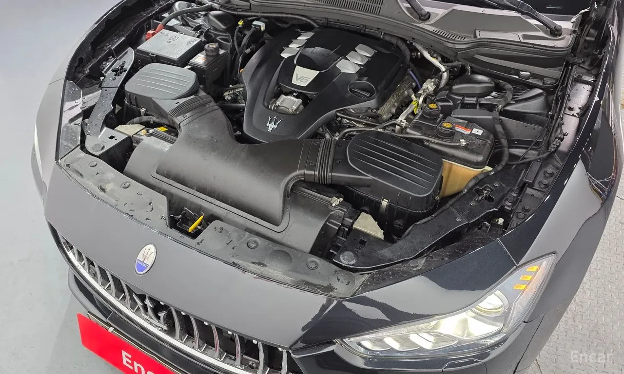 Maserati Ghibli 3.0 V6 / COGNAC INT / PANO / ЩОРИ, снимка 5 - Автомобили и джипове - 54865729