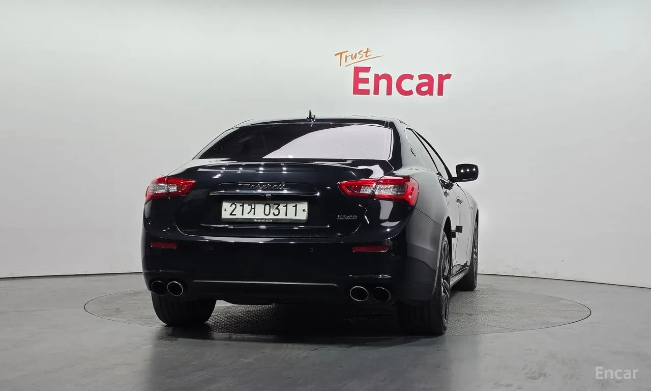 Maserati Ghibli 3.0 V6 / COGNAC INT / PANO / ЩОРИ, снимка 4 - Автомобили и джипове - 54865729