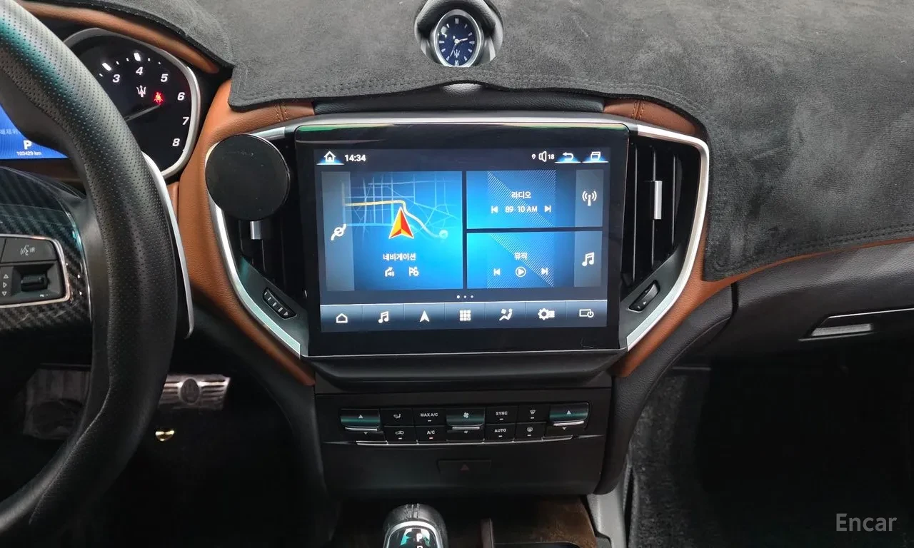 Maserati Ghibli 3.0 V6 / COGNAC INT / PANO / ЩОРИ, снимка 10 - Автомобили и джипове - 54865729