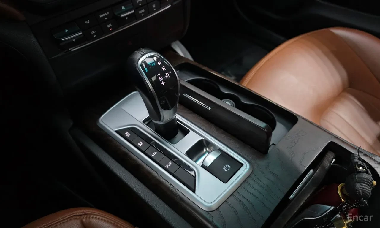 Maserati Ghibli 3.0 V6 / COGNAC INT / PANO / ЩОРИ, снимка 12 - Автомобили и джипове - 54865729