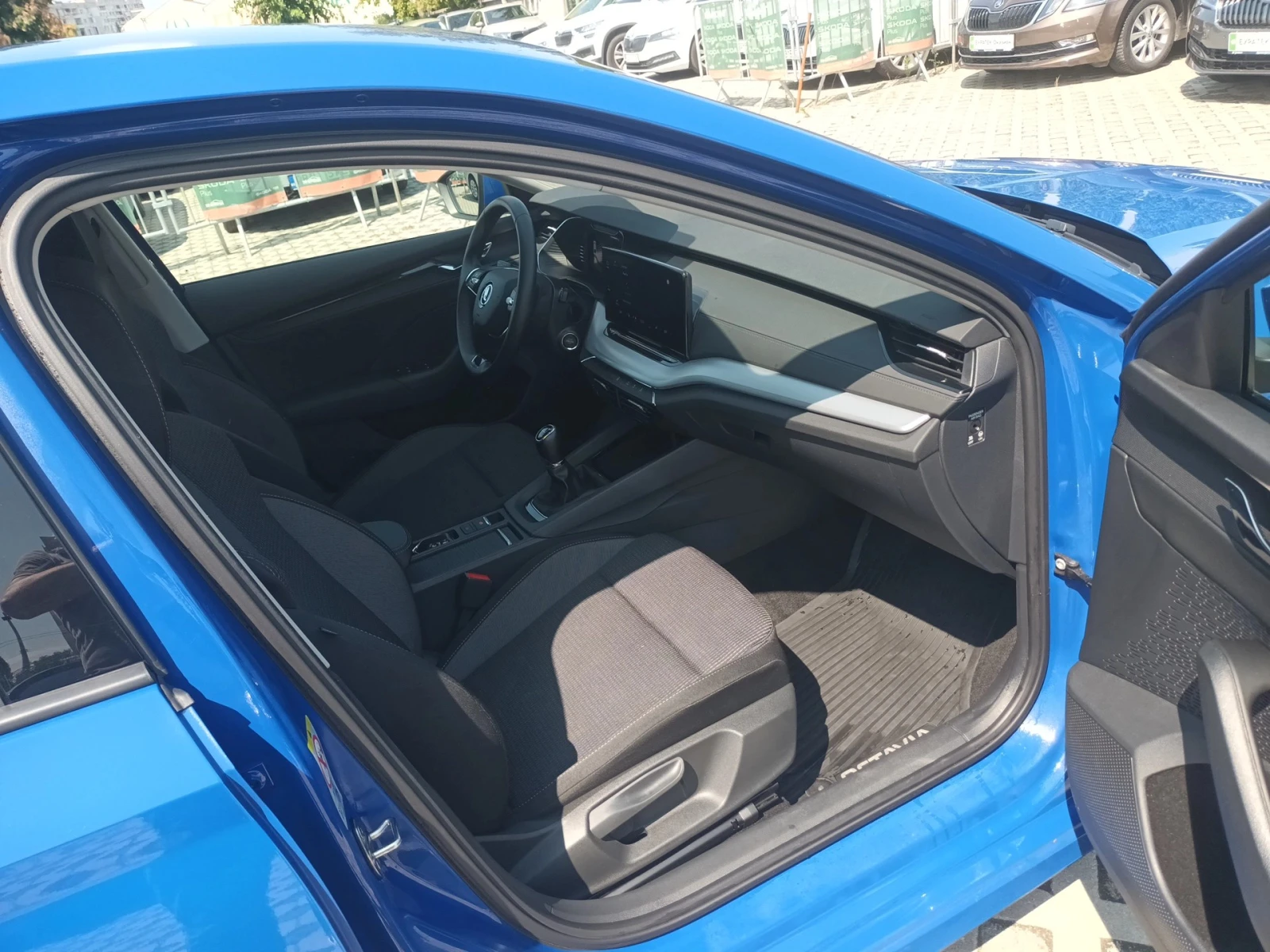 Skoda Octavia 1.5TSI / 6MT, снимка 14 - Автомобили и джипове - 55433200