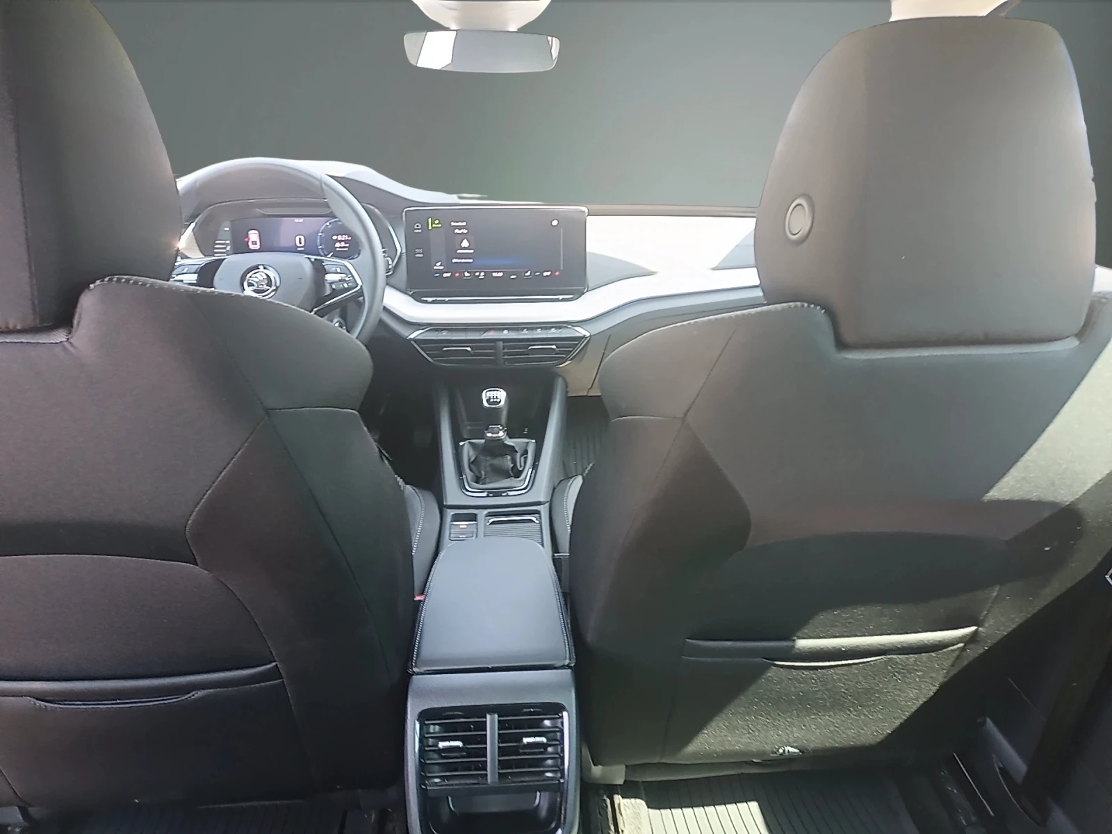 Skoda Octavia 1.5TSI / 6MT, снимка 11 - Автомобили и джипове - 55433200