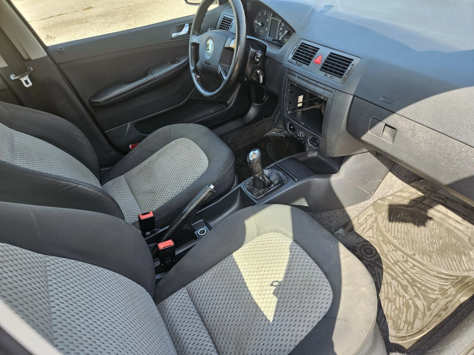 Skoda Fabia 1.9 SDI* Климатик , снимка 4 - Автомобили и джипове - 55604737