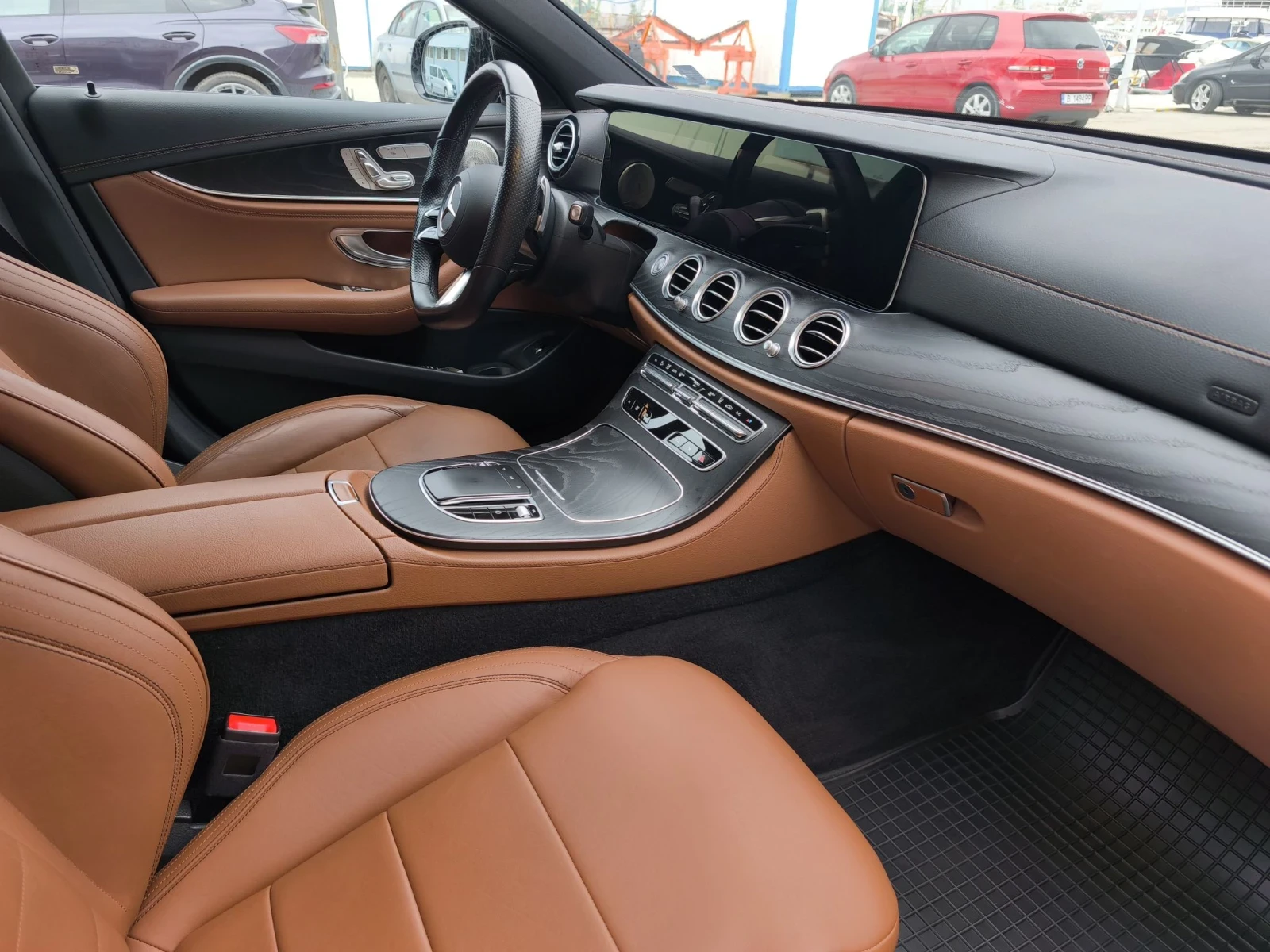 Mercedes-Benz E 300 e AMG 81000км, снимка 10 - Автомобили и джипове - 55835116