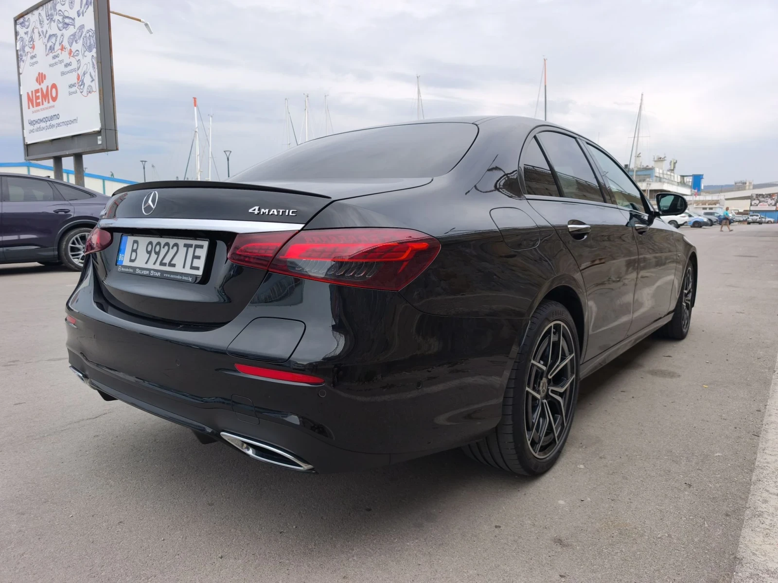 Mercedes-Benz E 300 e AMG 81000км, снимка 3 - Автомобили и джипове - 55835116