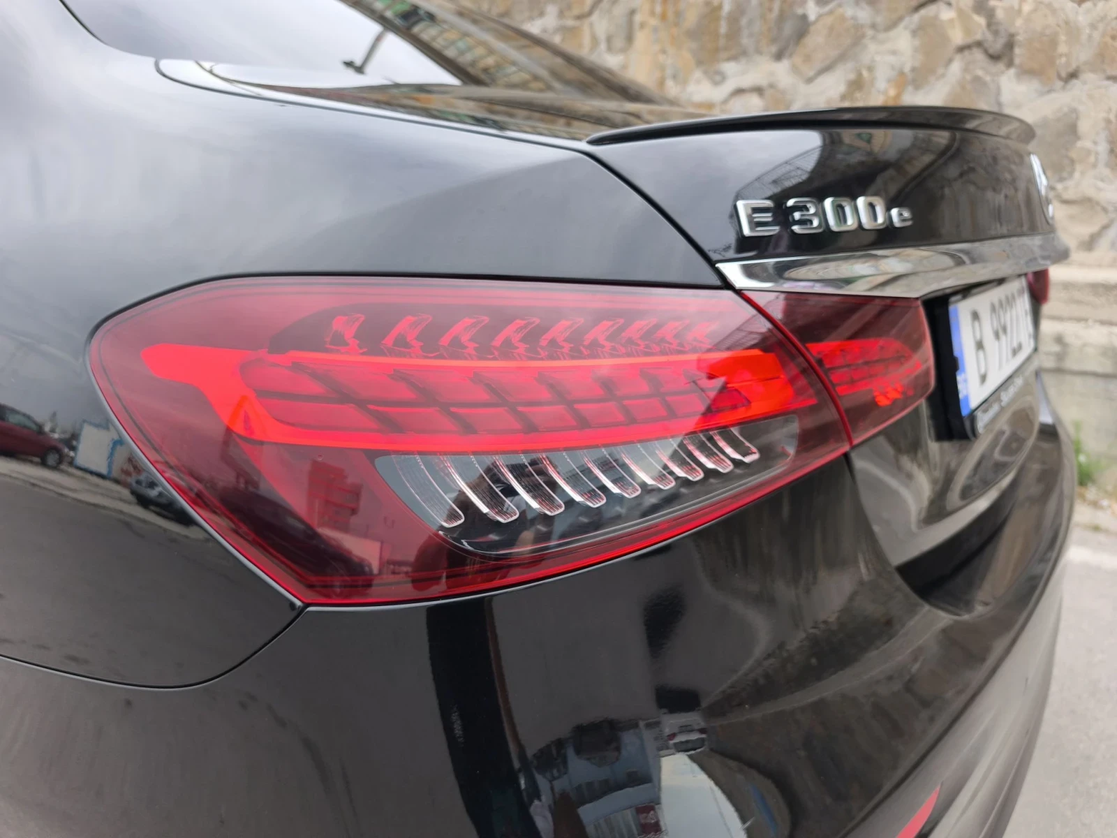 Mercedes-Benz E 300 e AMG 81000км, снимка 5 - Автомобили и джипове - 55835116