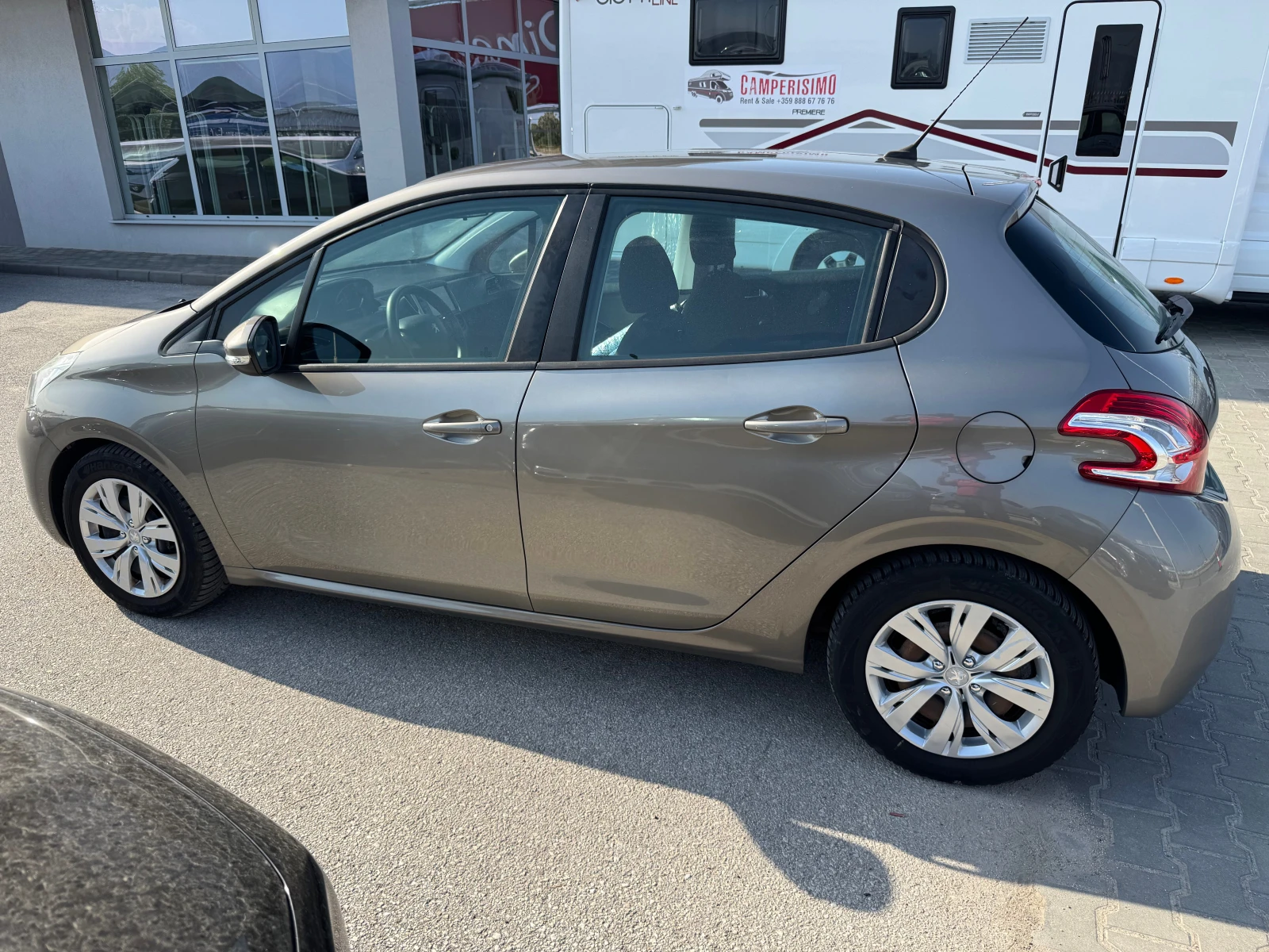Peugeot 208 1.4 HDI NAVI, снимка 3 - Автомобили и джипове - 55910592