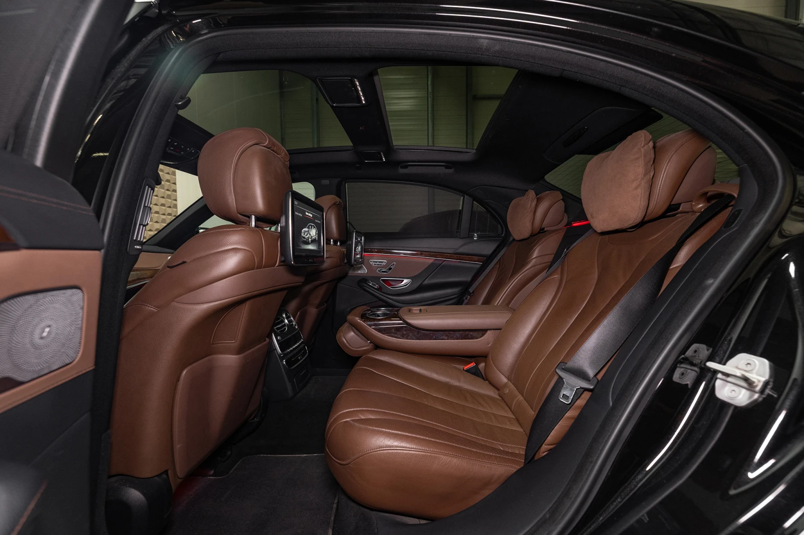 Mercedes-Benz S 350 4Matic| NightV| Distronic| Burmester| 7Cars| Гаран, снимка 12 - Автомобили и джипове - 56020016
