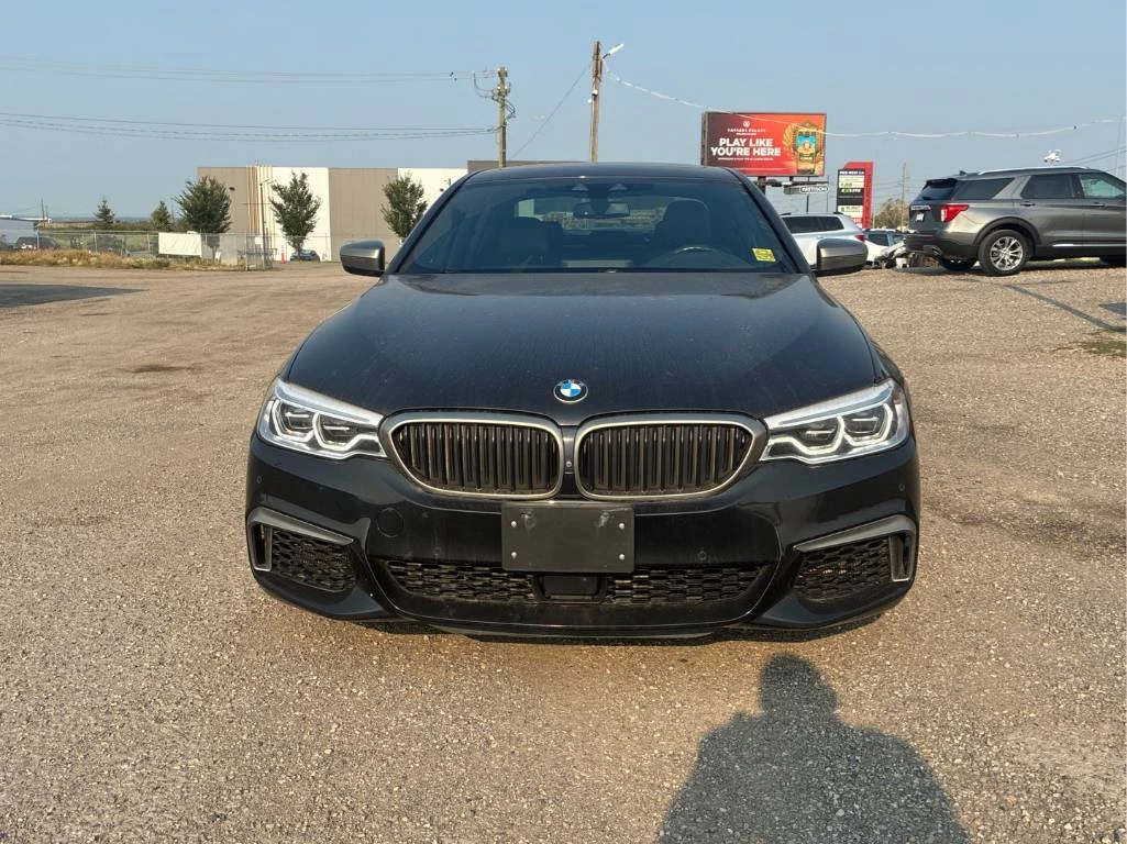 BMW 550  xDrive * ОБДУХВАНЕ * ДИСТРОНИК* 360 КАМЕРИ, снимка 2 - Автомобили и джипове - 56273748