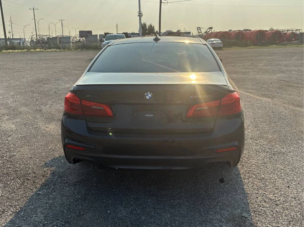 BMW 550  xDrive * ОБДУХВАНЕ * ДИСТРОНИК* 360 КАМЕРИ, снимка 5 - Автомобили и джипове - 56273748