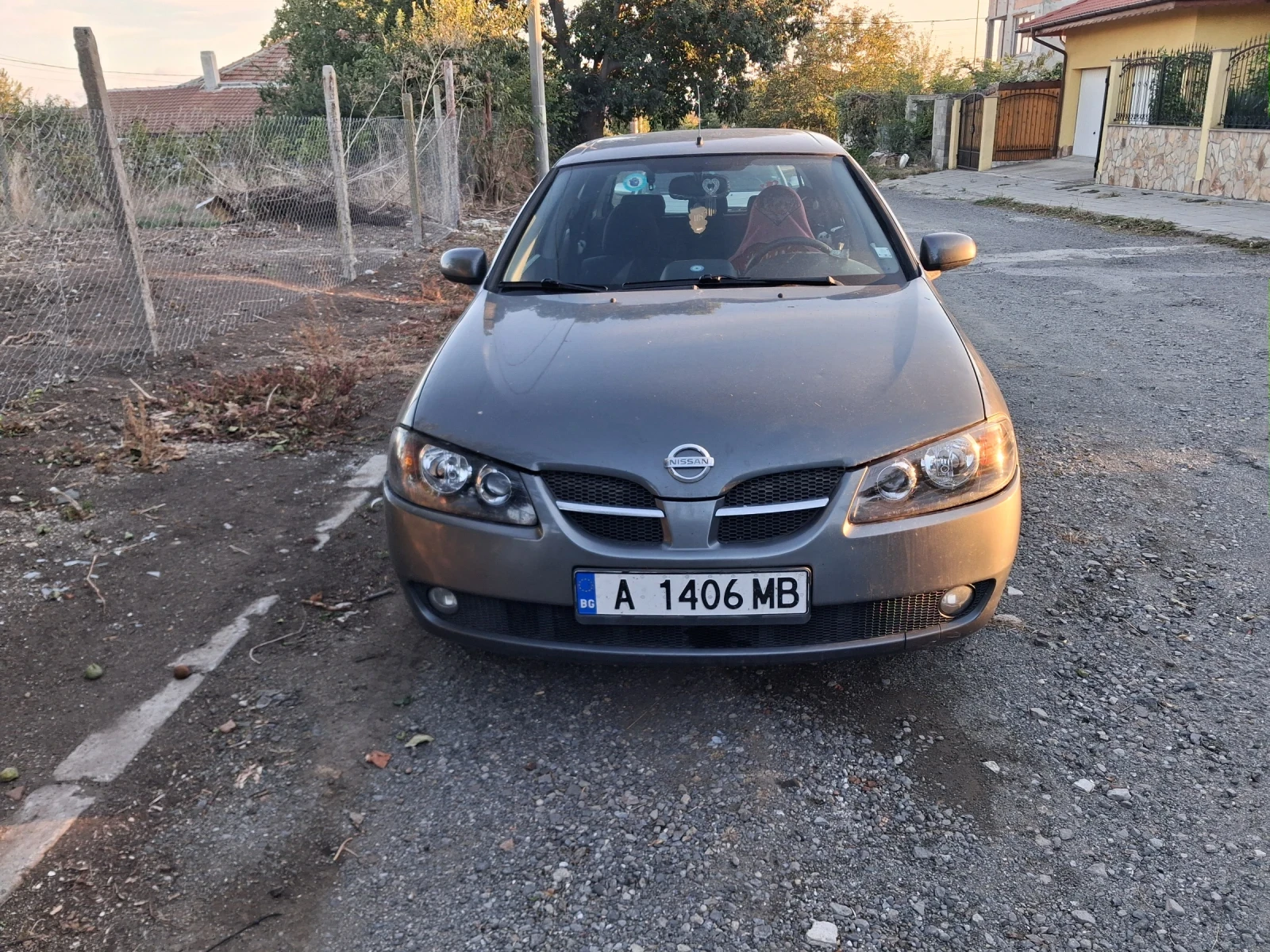 Nissan Almera