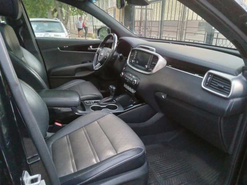 Kia Sorento, снимка 5 - Автомобили и джипове - 43948673