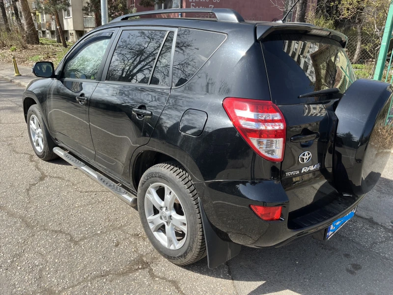 Toyota Rav4 2.2 D4D, снимка 9 - Автомобили и джипове - 47346058