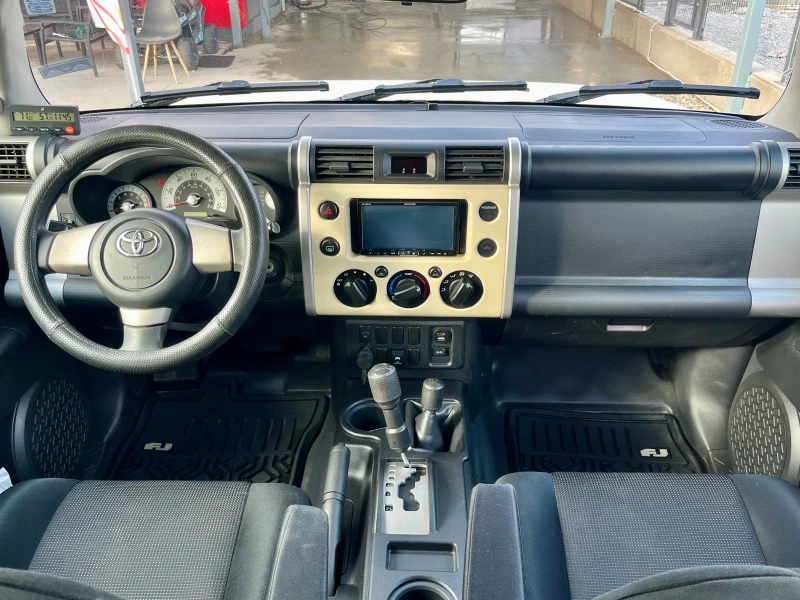 Toyota Fj cruiser 4.0 V6, снимка 9 - Автомобили и джипове - 48845265