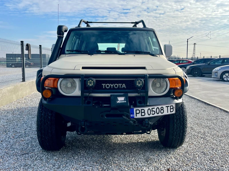 Toyota Fj cruiser 4.0 V6, снимка 2 - Автомобили и джипове - 48845265