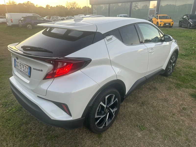 Toyota C-HR 1.8i HYBRID FACE, снимка 9 - Автомобили и джипове - 52887144