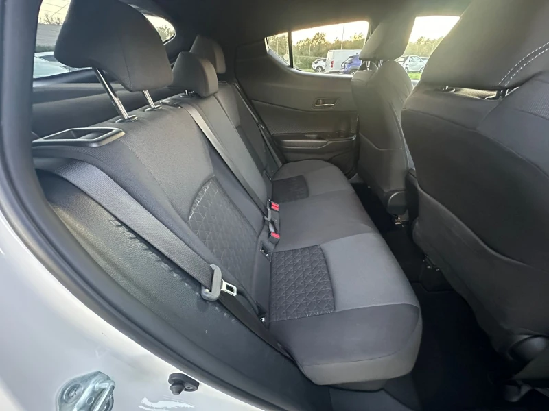 Toyota C-HR 1.8i HYBRID FACE, снимка 11 - Автомобили и джипове - 52887144