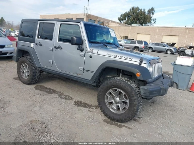 Jeep Wrangler UNLIMITED RUBICON* CARFAX * Клип на мотора, снимка 4 - Автомобили и джипове - 53445251