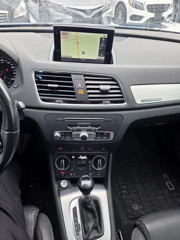 Audi Q3 S-Line* HeadUp* АвтоКредит* (ЦЕНА ДО БГ), снимка 11 - Автомобили и джипове - 53297664