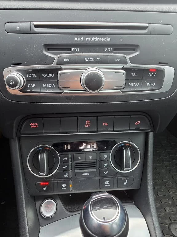 Audi Q3 S-Line* HeadUp* АвтоКредит* (ЦЕНА ДО БГ), снимка 13 - Автомобили и джипове - 53297664