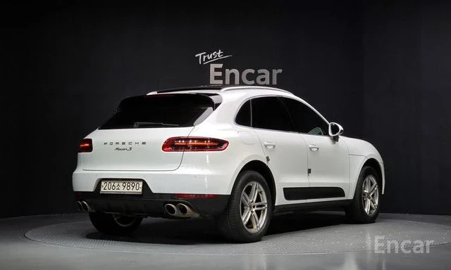 Porsche Macan 3.0 S DIESEL | ПАНОРАМА | ЗАДНА КАМЕРА | KEYLESS |, снимка 2 - Автомобили и джипове - 54341053