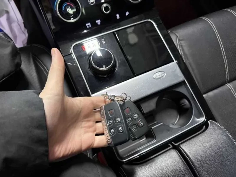 Land Rover Range Rover Velar 2.0 D240 R-Dynamic Se, снимка 13 - Автомобили и джипове - 54515183