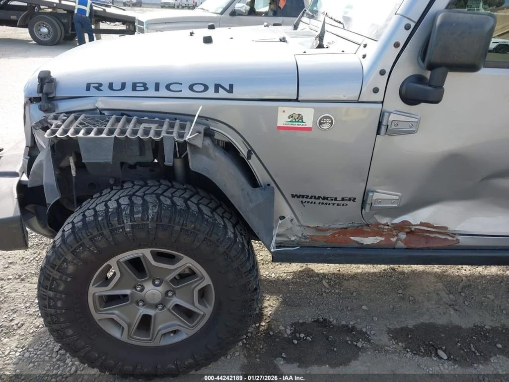 Jeep Wrangler UNLIMITED RUBICON* CARFAX * Клип на мотора - изображение 9
