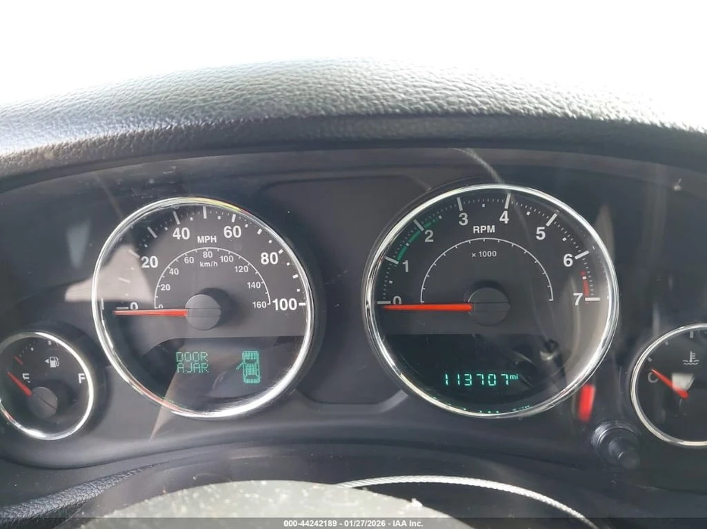 Jeep Wrangler UNLIMITED RUBICON* CARFAX * Клип на мотора - изображение 10