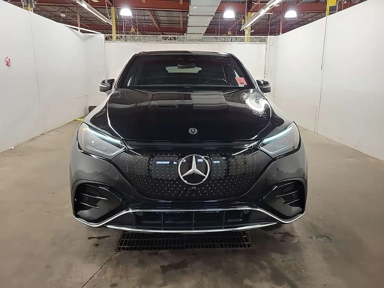 Mercedes-Benz EQE 350| PANO| 360| HUD| AMBIENT| , снимка 6 - Автомобили и джипове - 54078437