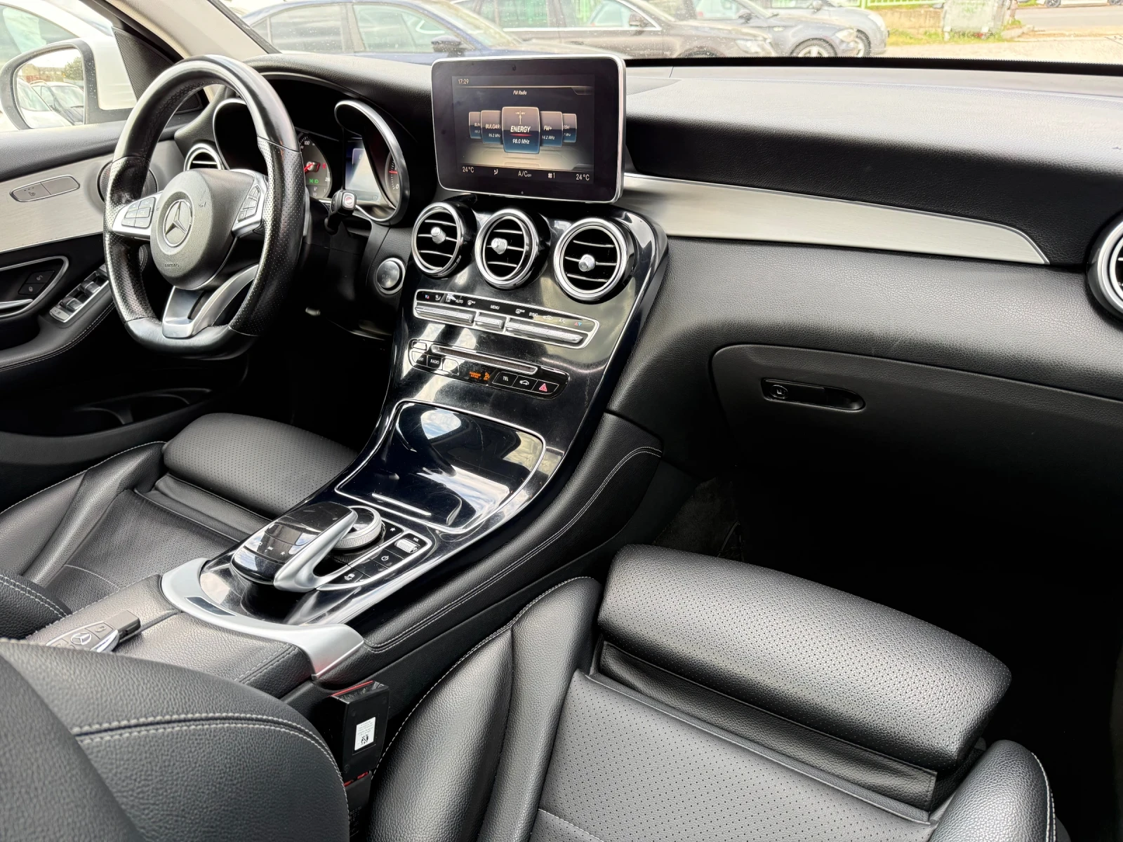 Mercedes-Benz GLC 250, снимка 13 - Автомобили и джипове - 54152452