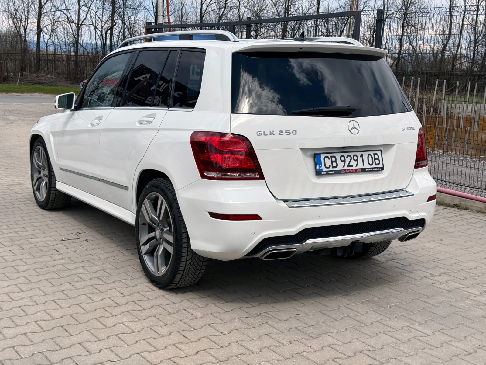 Mercedes-Benz GLK 250 Bluetec * AMG Pack * 4Matic * 360, снимка 6 - Автомобили и джипове - 54160584