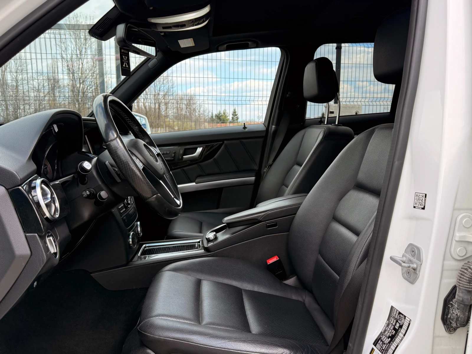 Mercedes-Benz GLK 250 Bluetec * AMG Pack * 4Matic * 360, снимка 8 - Автомобили и джипове - 54160584