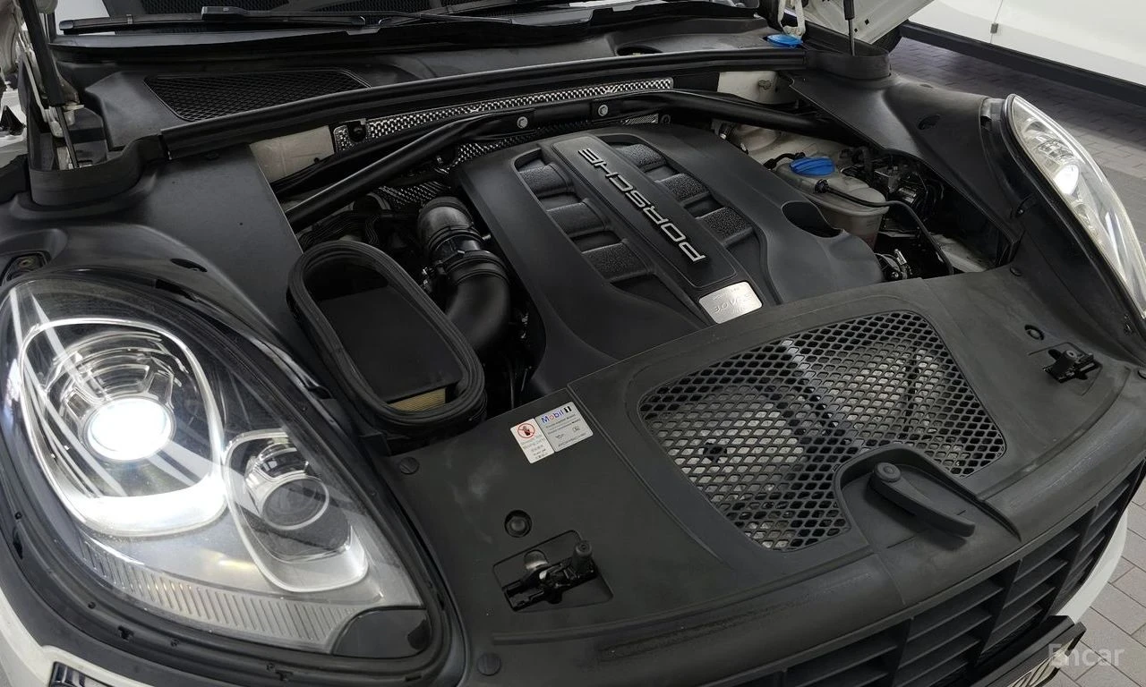 Porsche Macan 3.0 S DIESEL | ПАНОРАМА | ЗАДНА КАМЕРА | KEYLESS |, снимка 6 - Автомобили и джипове - 54341053