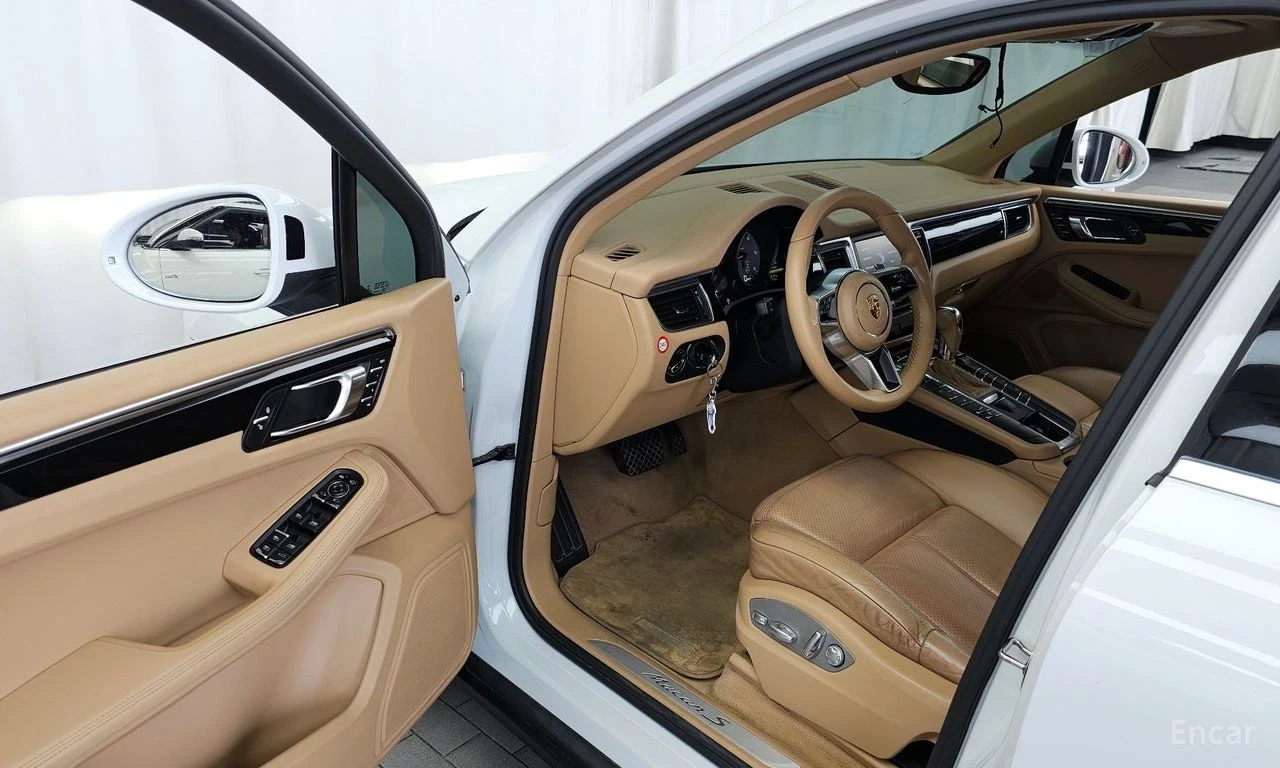 Porsche Macan 3.0 S DIESEL | ПАНОРАМА | ЗАДНА КАМЕРА | KEYLESS |, снимка 10 - Автомобили и джипове - 54341053