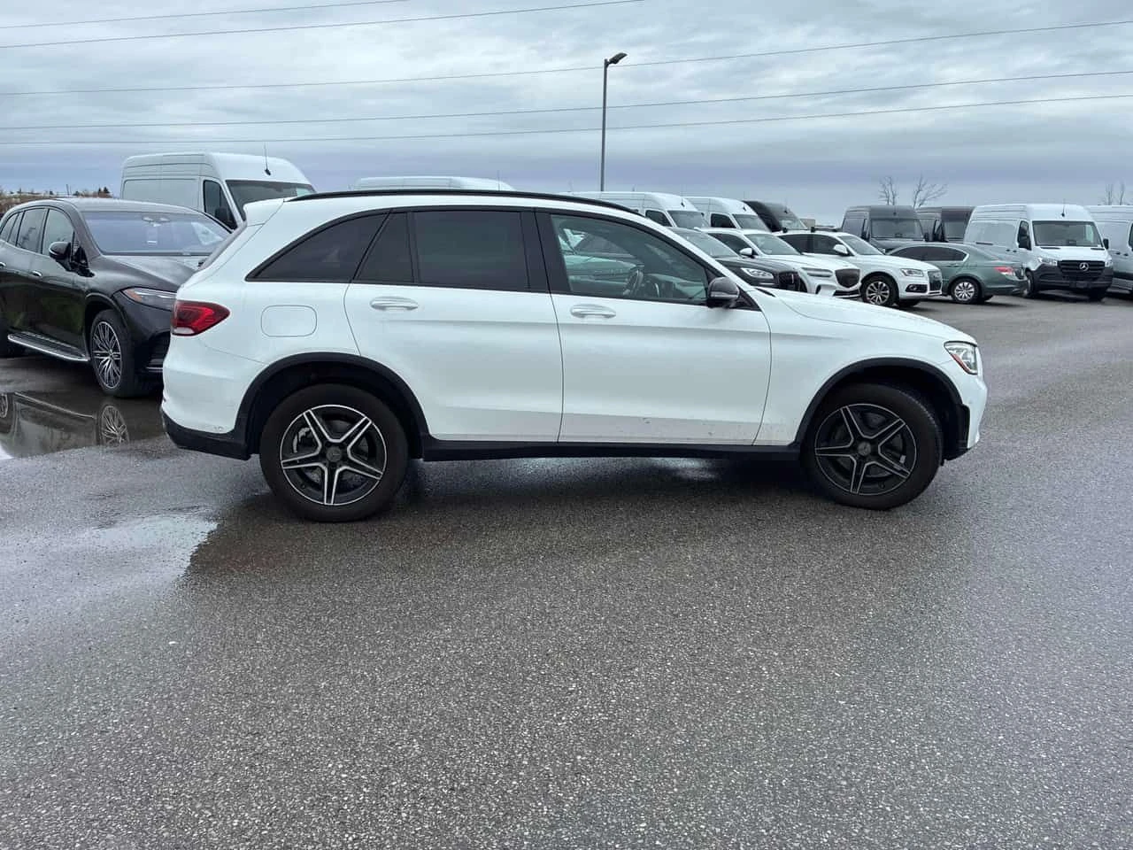 Mercedes-Benz GLC 300 4MATIC/ПАНОРАМА/360/ПРЕДСТАВИТЕЛСТВО НА MERCEDES, снимка 4 - Автомобили и джипове - 54371565