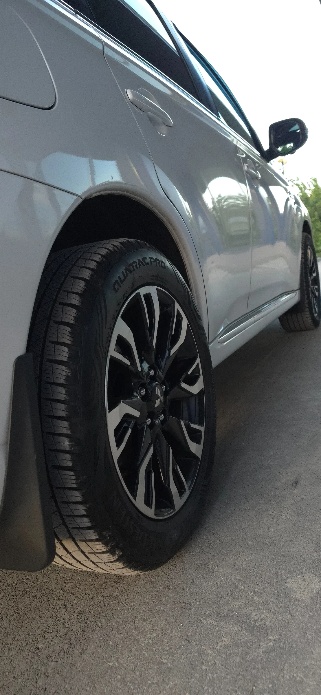Mitsubishi Outlander Diamont.Дистроник.Phev.Full.Бяла перла.Уникат, снимка 6 - Автомобили и джипове - 54860858
