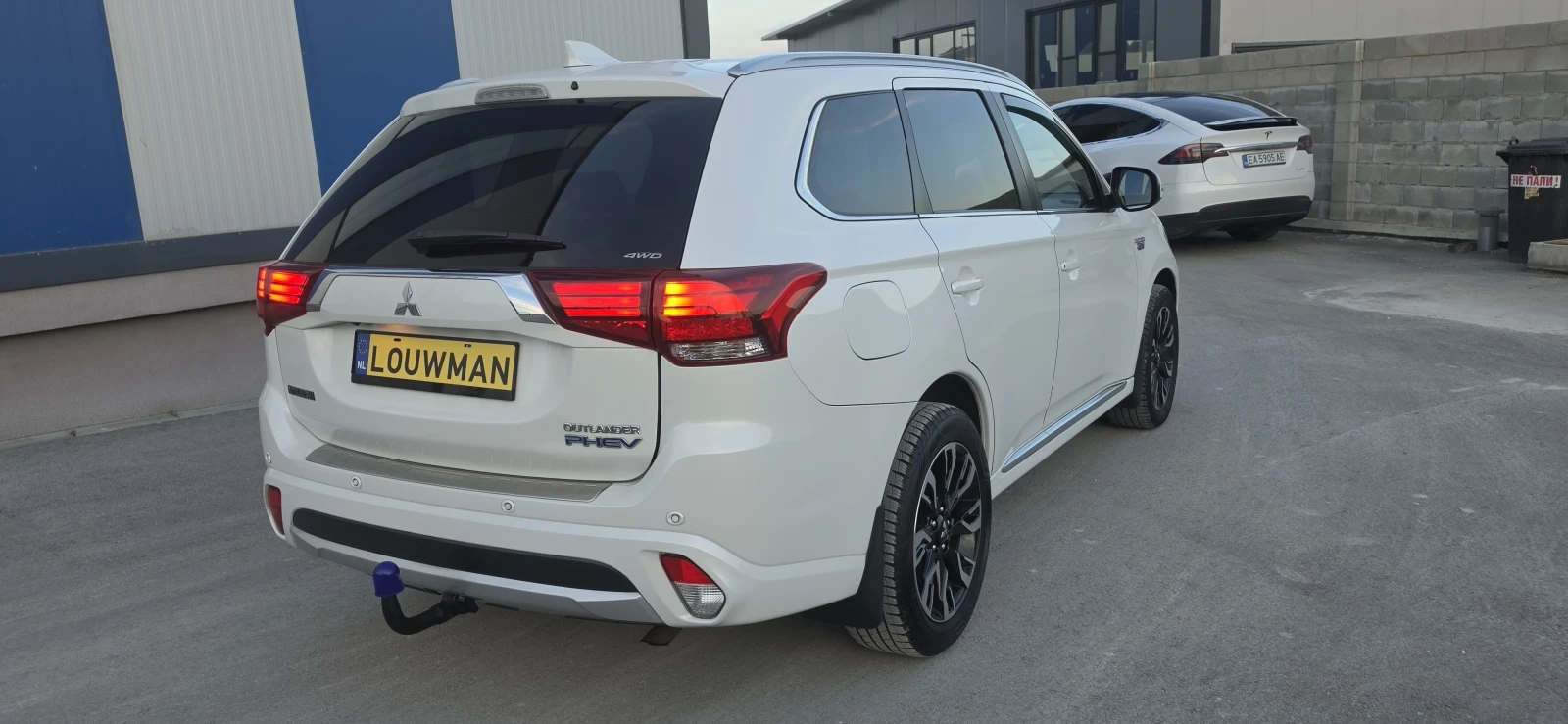 Mitsubishi Outlander Diamont.Дистроник.Phev.Full.Бяла перла.Уникат, снимка 7 - Автомобили и джипове - 54860858