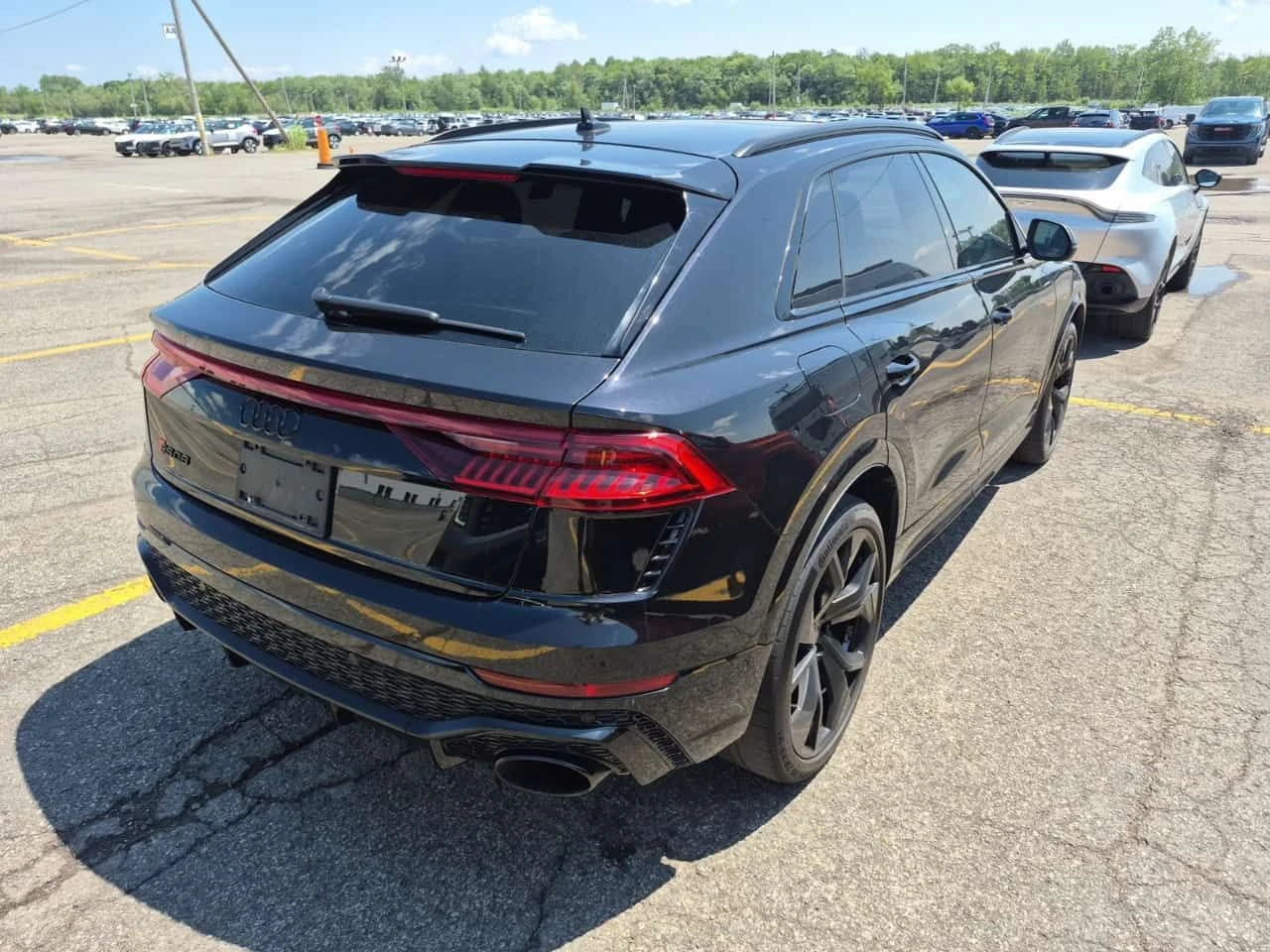 Audi RSQ8 CARFAX/ДИСТРОНИК/360 КАМ//ПОДГРЕВ/ОБДУХ/ПАНО/, снимка 3 - Автомобили и джипове - 55317911