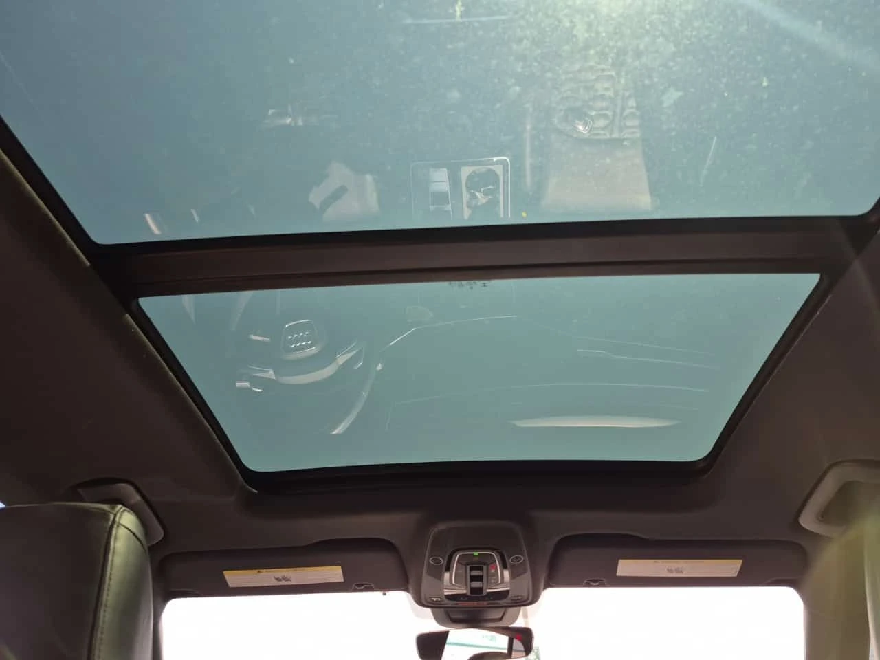 Audi RSQ8 CARFAX/ДИСТРОНИК/360 КАМ//ПОДГРЕВ/ОБДУХ/ПАНО/, снимка 13 - Автомобили и джипове - 55317911
