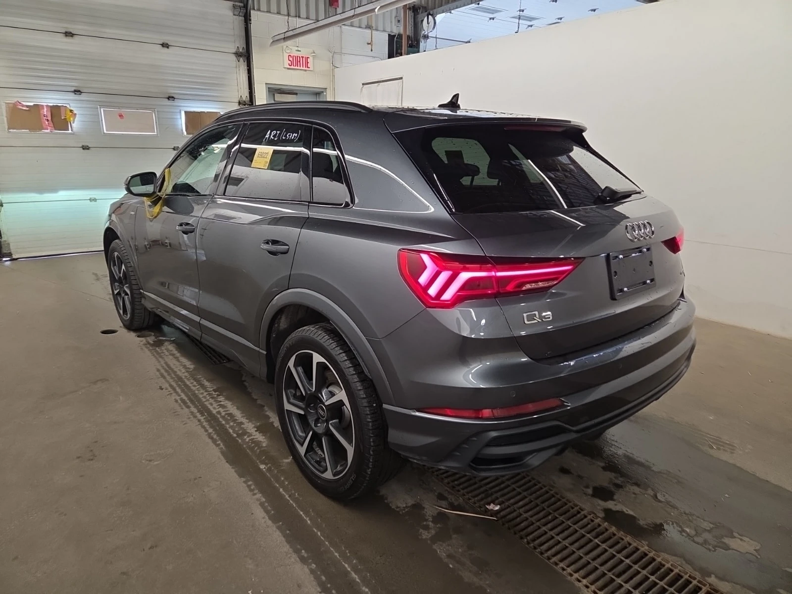 Audi Q3 PROGRESSIV | CARFAX | АВТОФИНАНСИРАНЕ, снимка 6 - Автомобили и джипове - 55887645