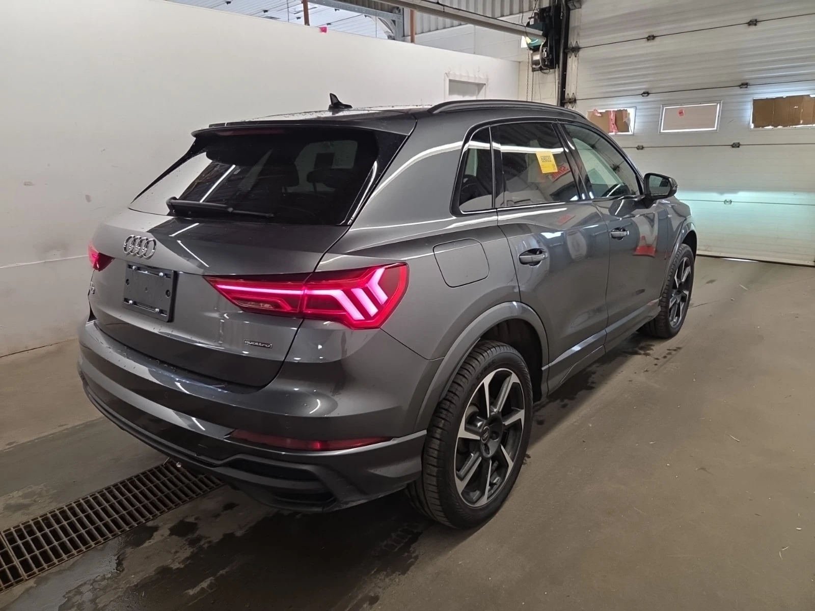 Audi Q3 PROGRESSIV | CARFAX | АВТОФИНАНСИРАНЕ, снимка 4 - Автомобили и джипове - 55887645