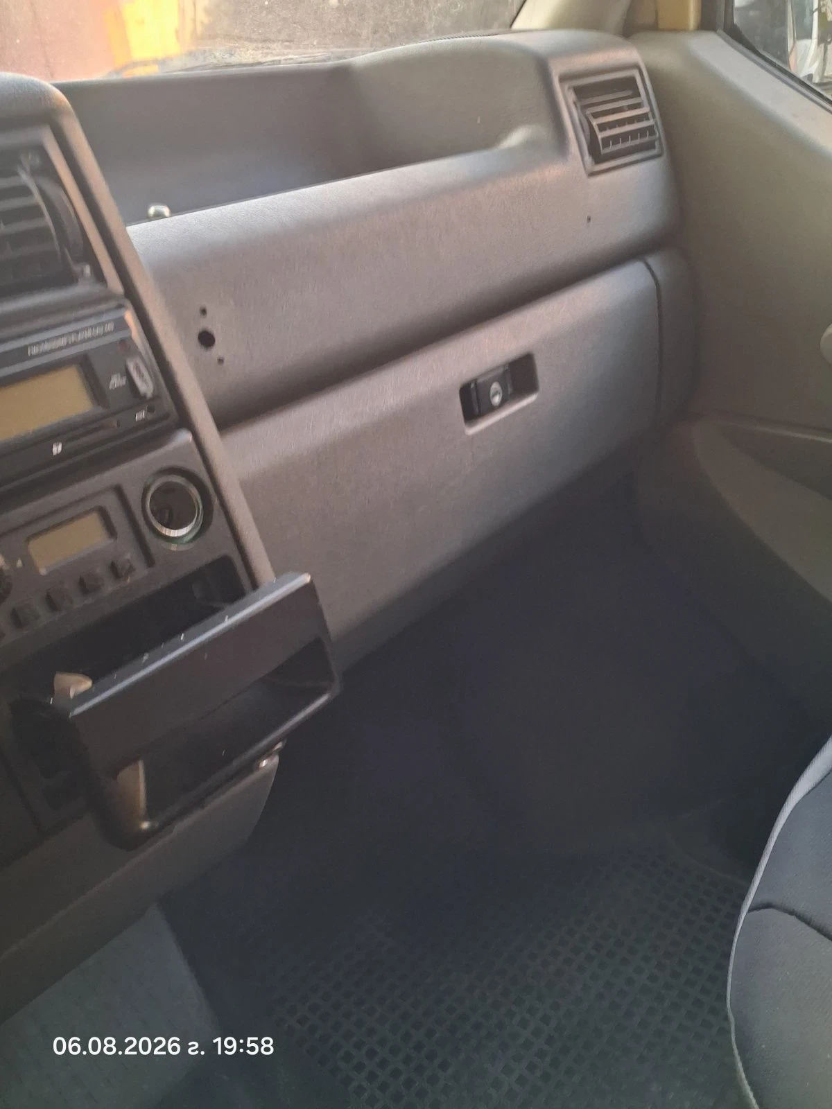 VW Caravelle, снимка 12 - Бусове и автобуси - 55618259