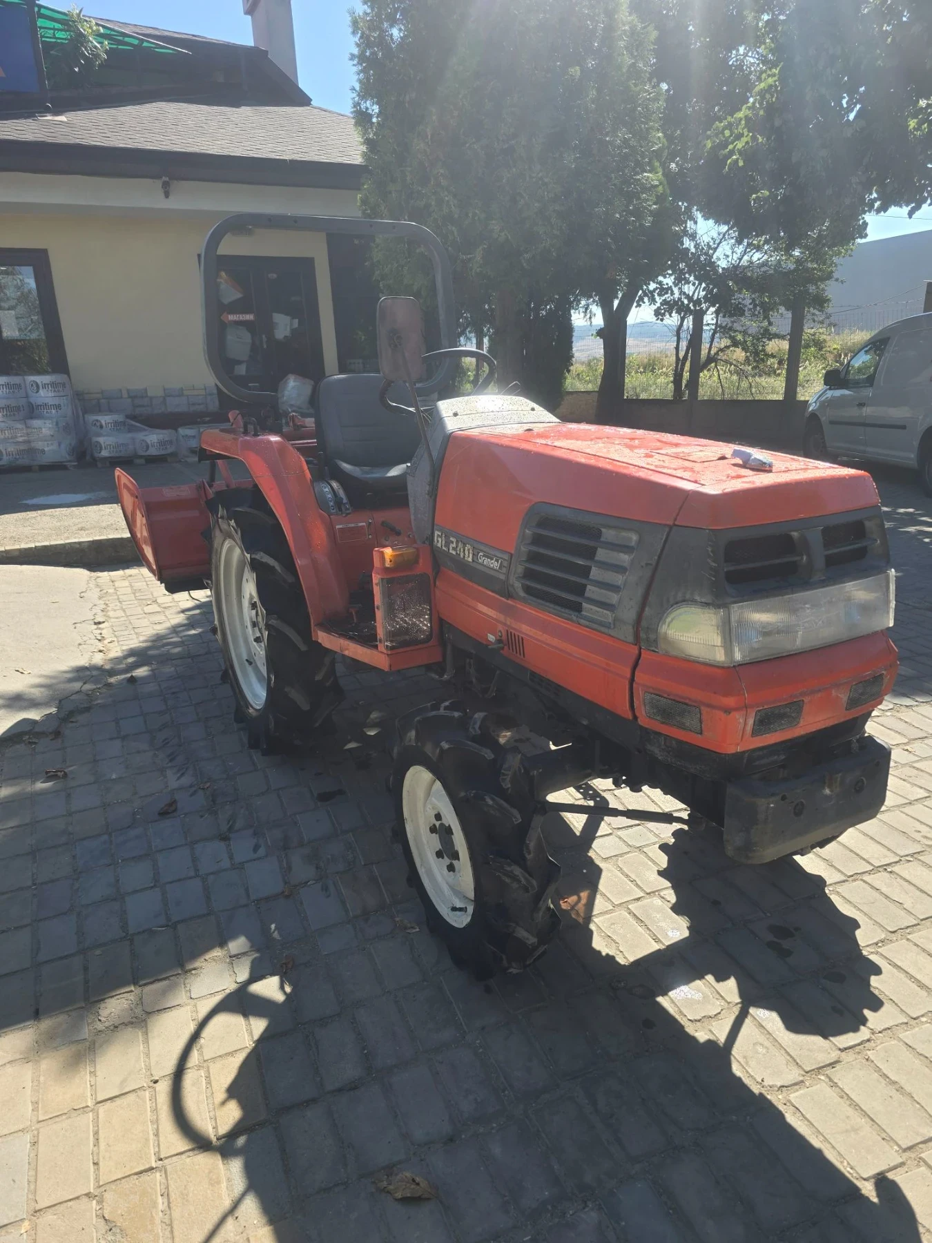 Трактор Kubota GL 240, снимка 2 - Селскостопанска техника - 55693135