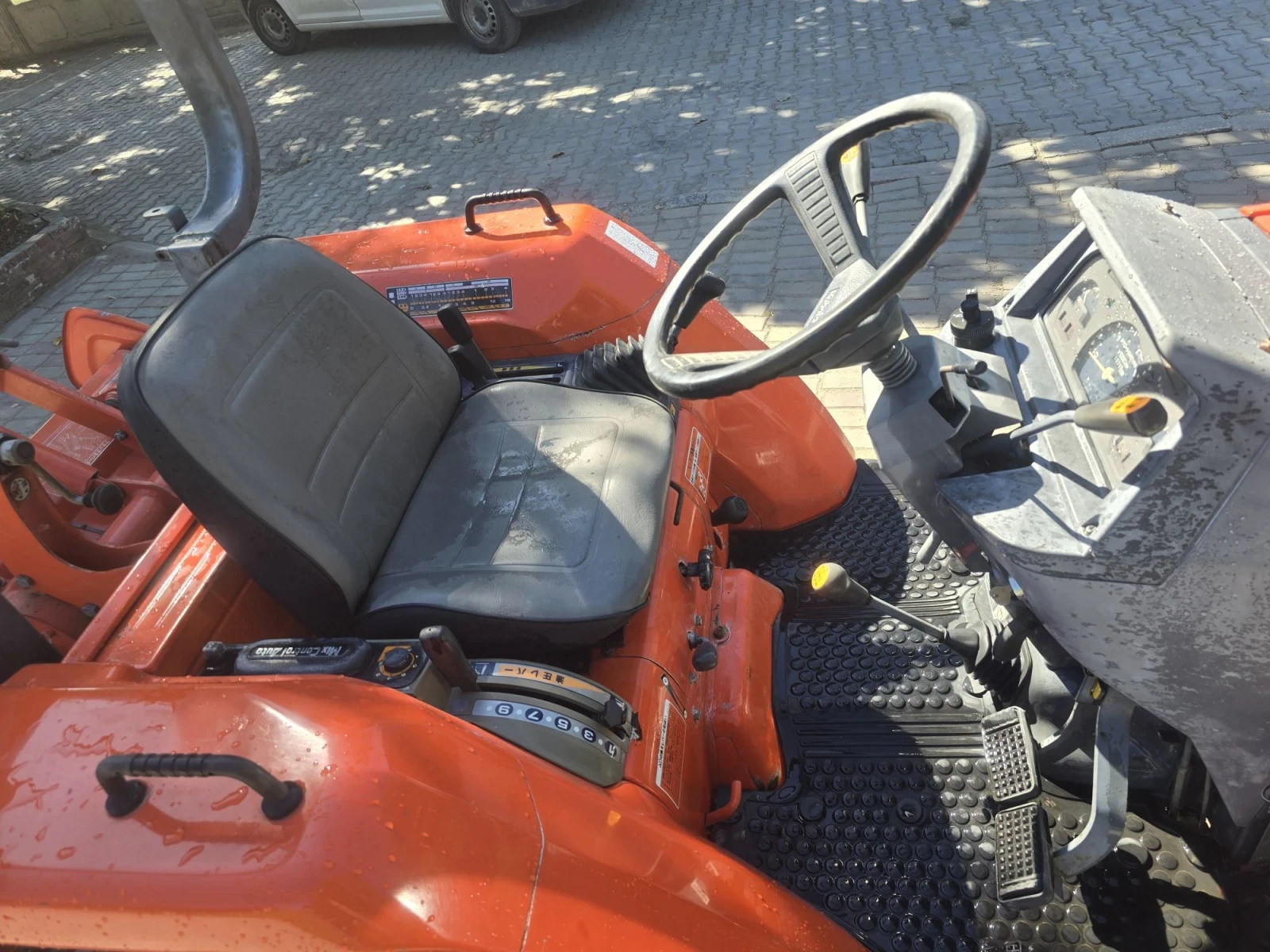 Трактор Kubota GL 240, снимка 3 - Селскостопанска техника - 55693135