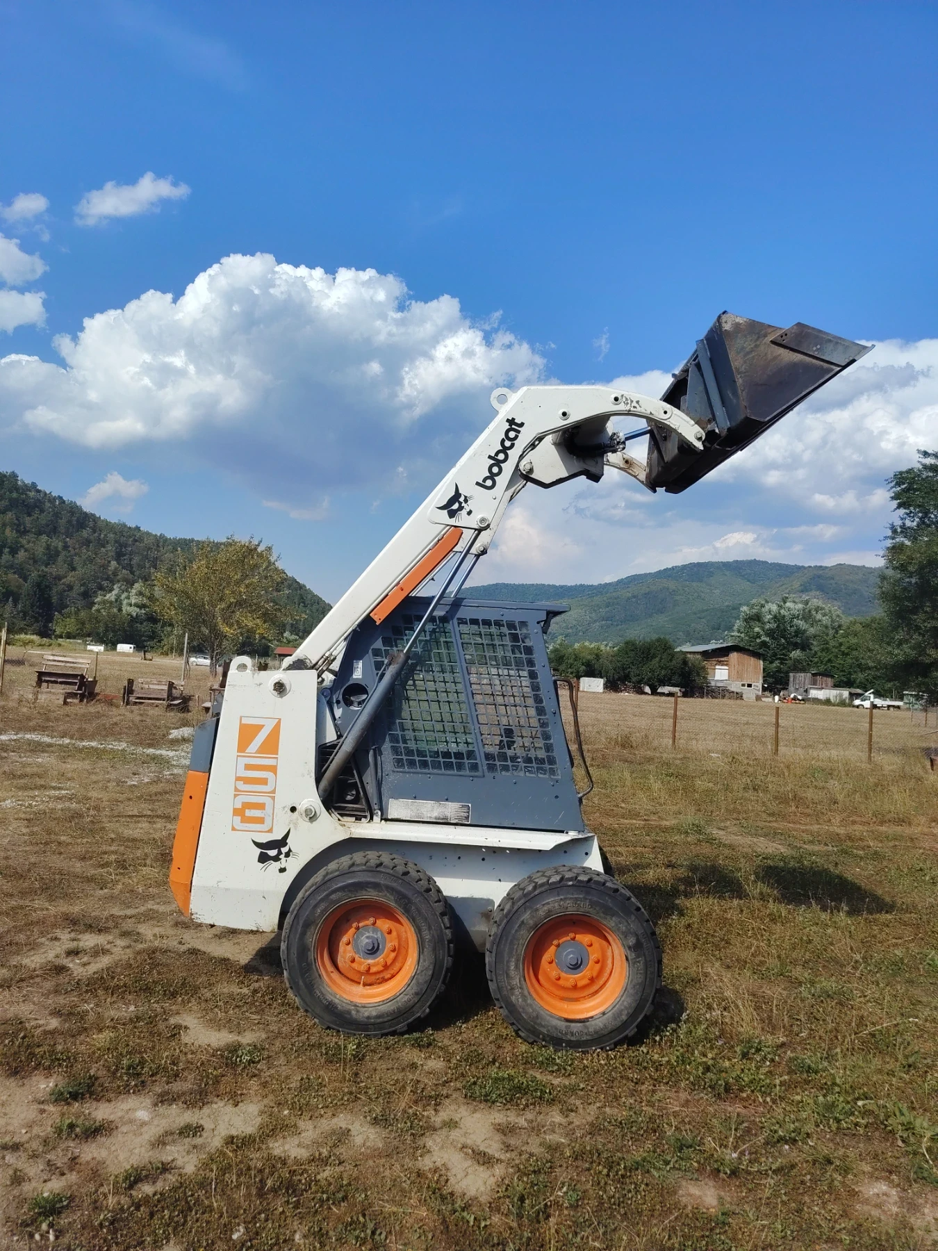 Мини челни товарачи Bobcat 753, снимка 4 - Индустриална техника - 55829422