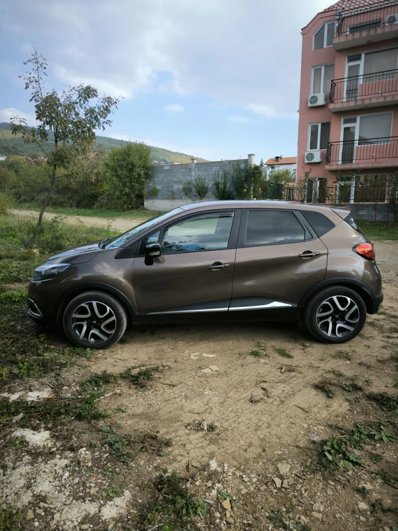 Renault Captur 09 TCe, снимка 16 - Автомобили и джипове - 48737439