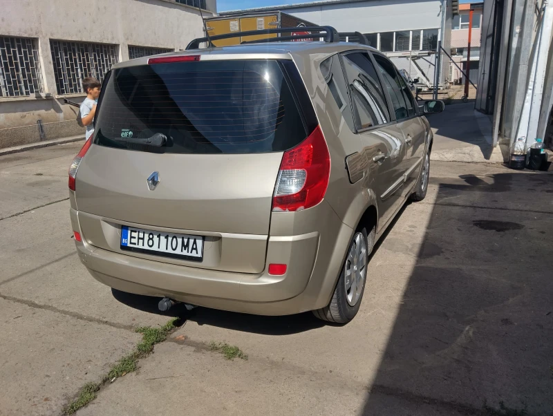 Renault Scenic, снимка 3 - Автомобили и джипове - 52352359